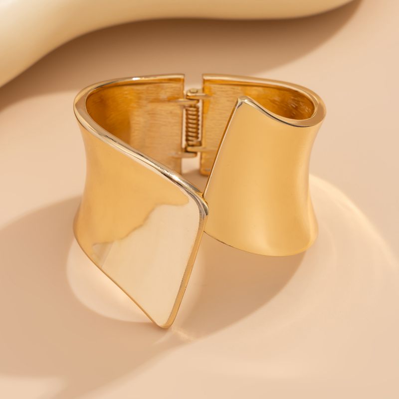 Gilded Isle Cuff