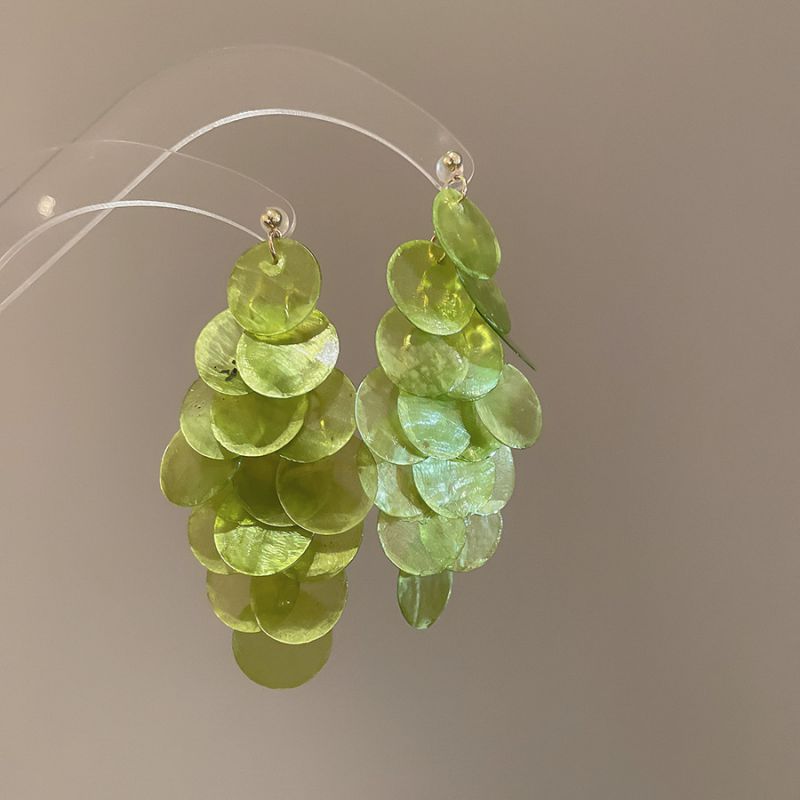 Palm green shell-shaped tassel earrings