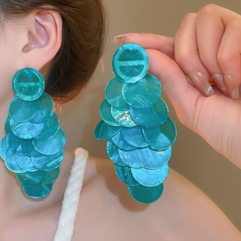Sea blue shell-shaped tassel earrings