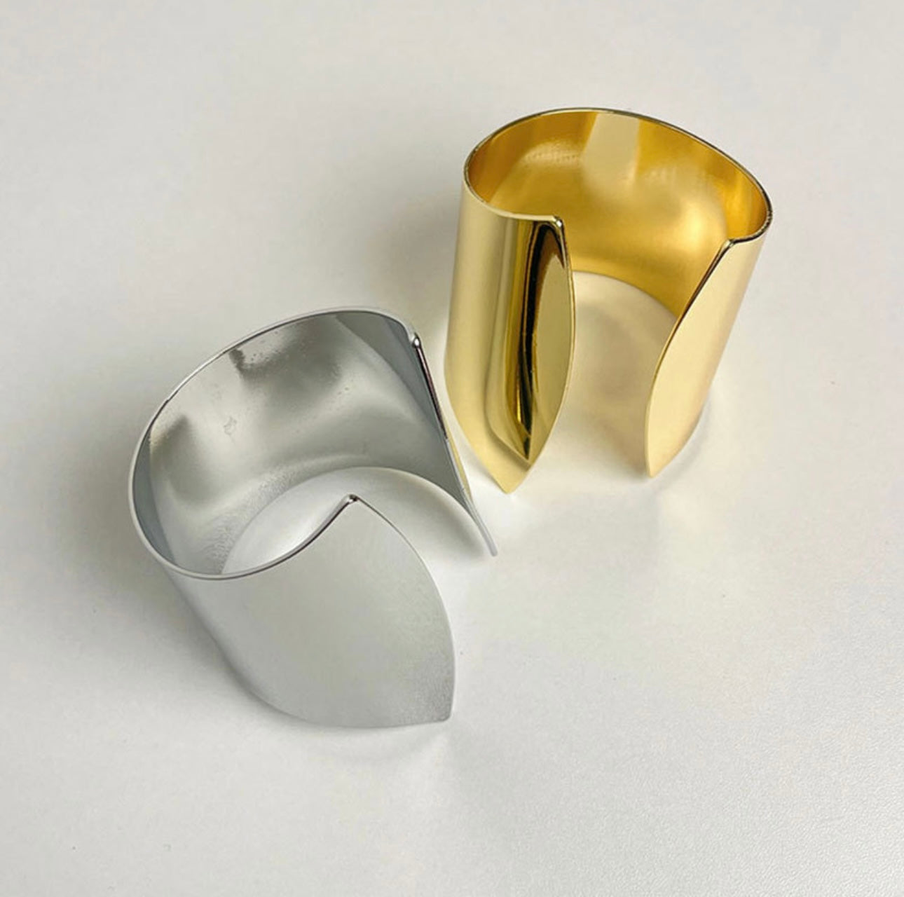 Queendom Bangle ( SILVER & GOLD)
