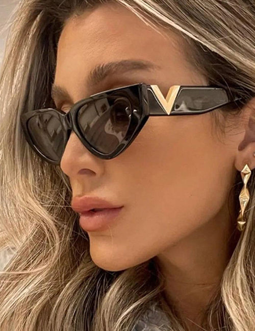 On Point Cat Eye Sunglasses (BLACK)