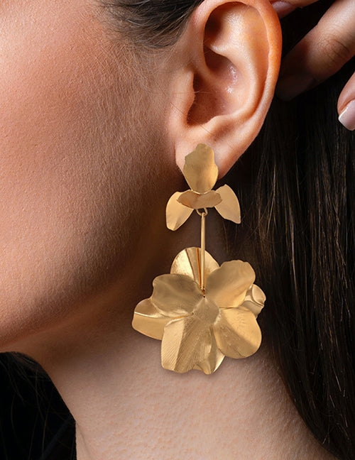 All Eyes On Me Floral Statement