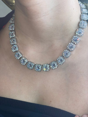 Open image in slideshow, Icy Diamanté Necklace
